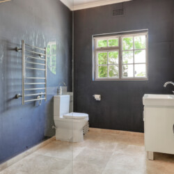 Constantia Hideaways - Leafsong Villa