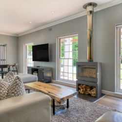 Constantia Hideaways - Leafsong Villa